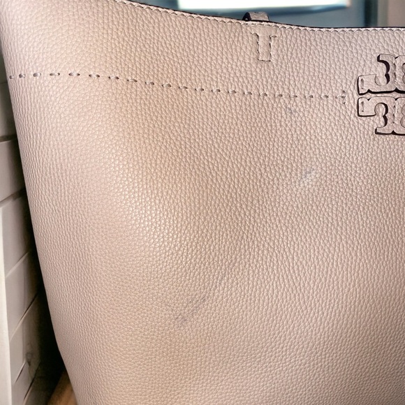 TORY BURCH
McGraw Leather Tote - Devon Sand
42200-288 - Picture 8 of 9